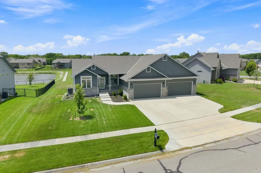 1601 N Blackstone Wichita KS 67235
