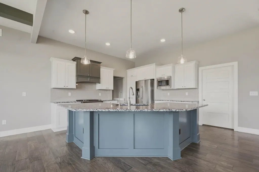 1601 N Blackstone Wichita KS 67235