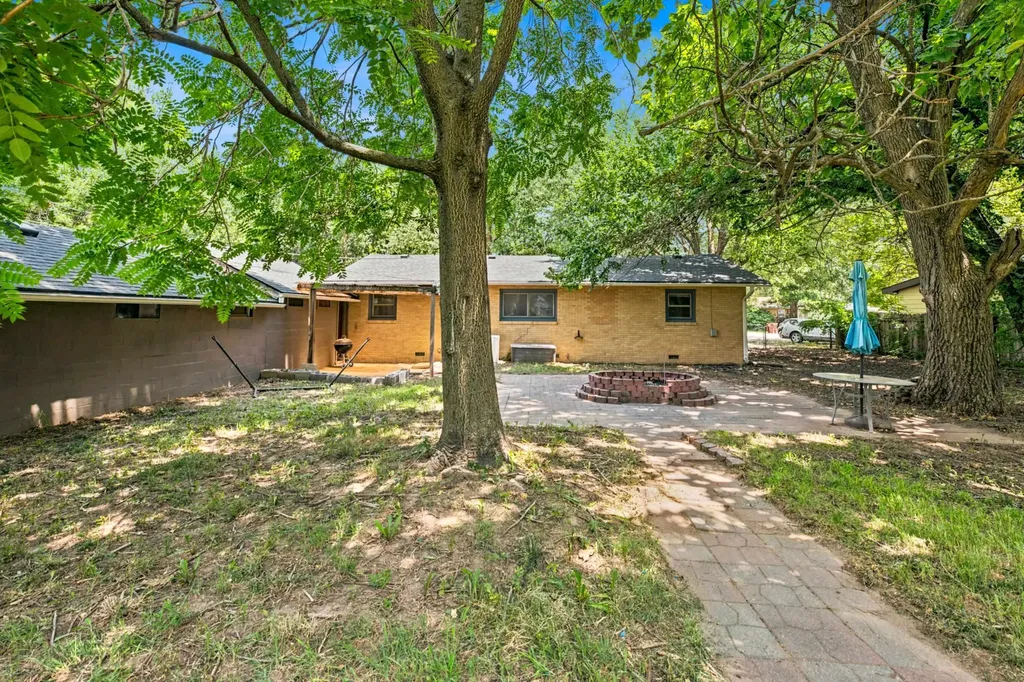 5519 N Salina Wichita KS 67204