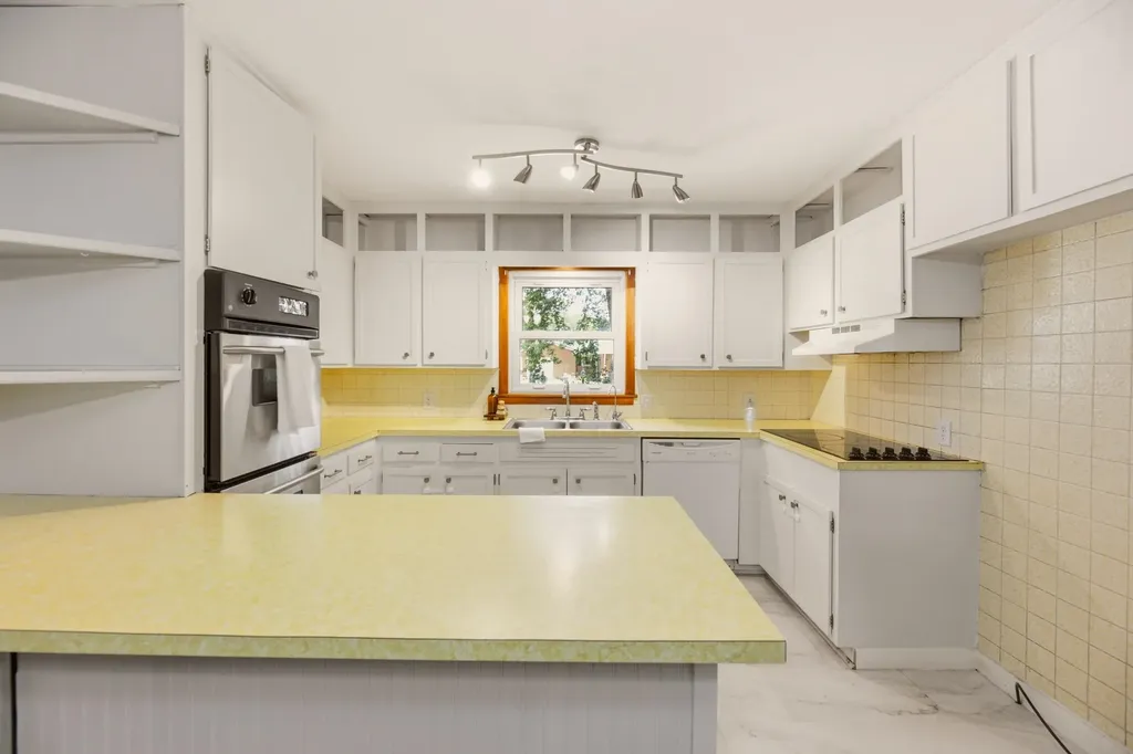 5519 N Salina Wichita KS 67204