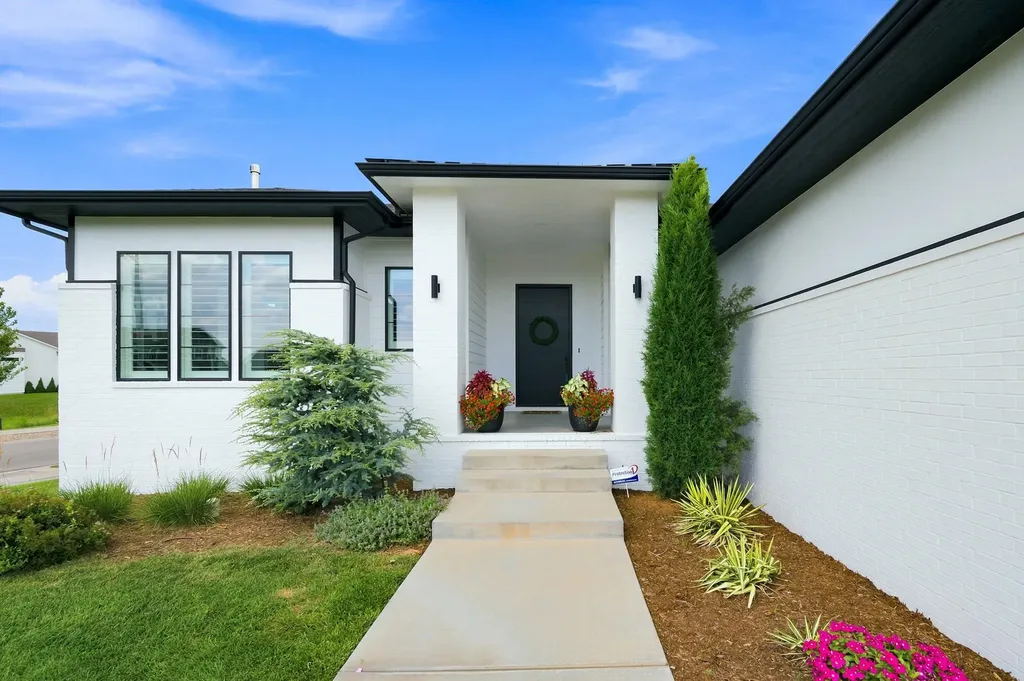 2403 N Bluestone Street Andover KS 67002