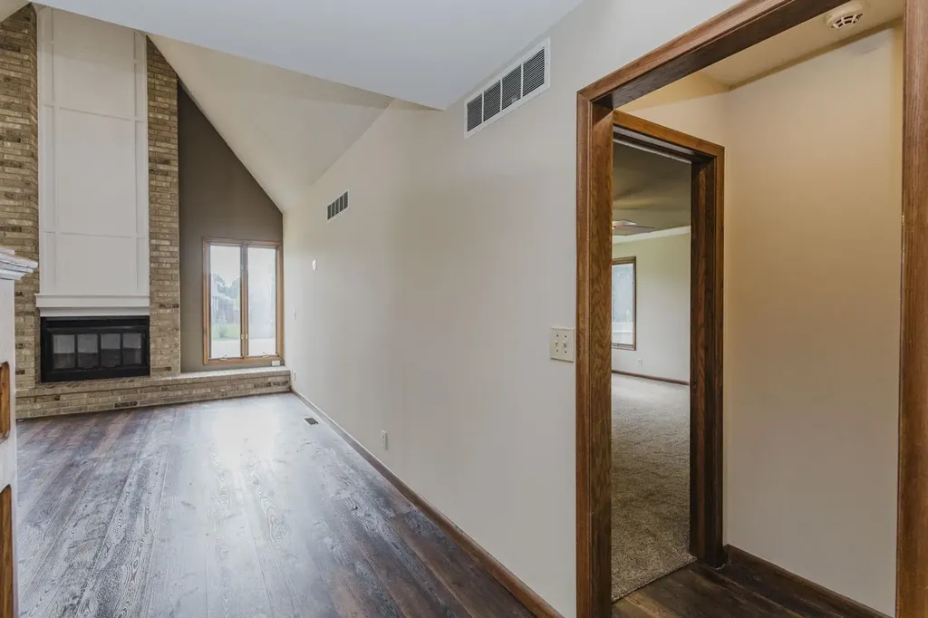 1212 N Coachhouse Wichita KS 67235