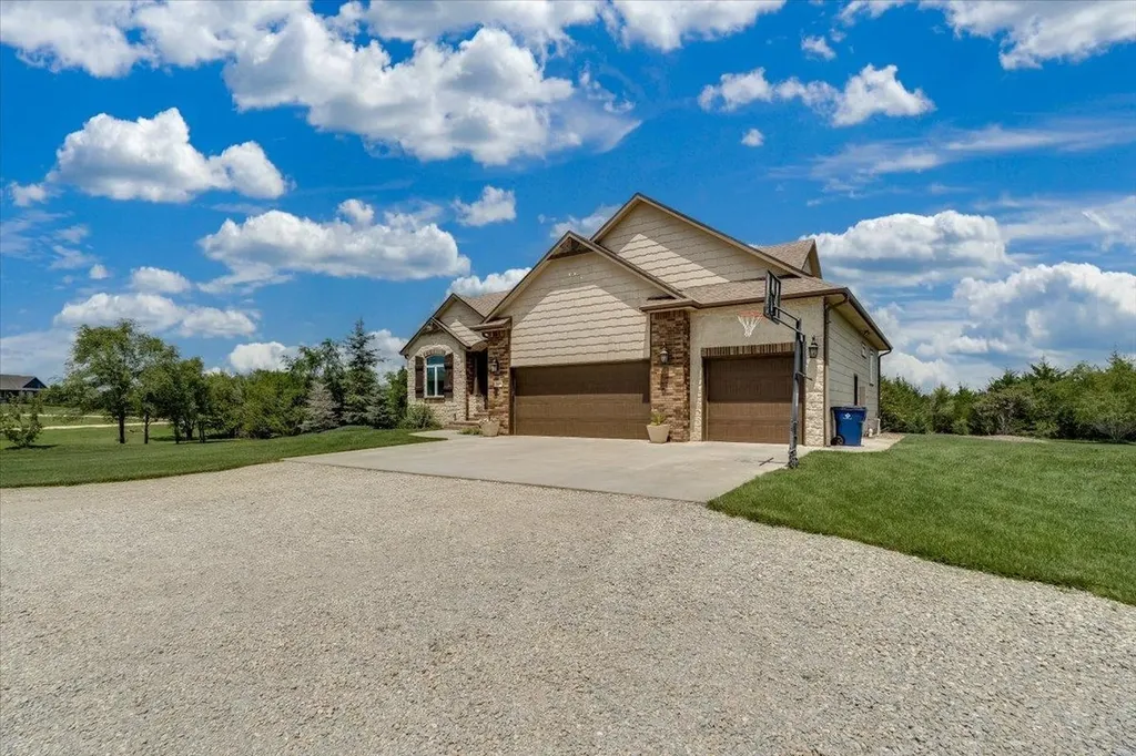 2625 S Saratoga Court Goddard KS 67052