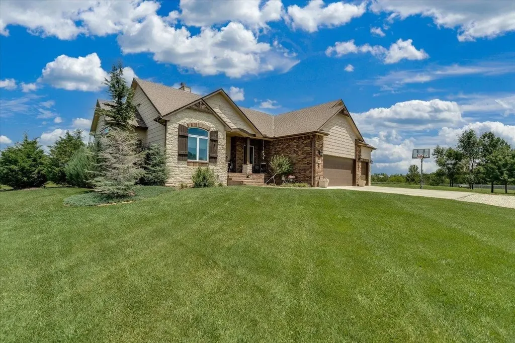 2625 S Saratoga Court Goddard KS 67052