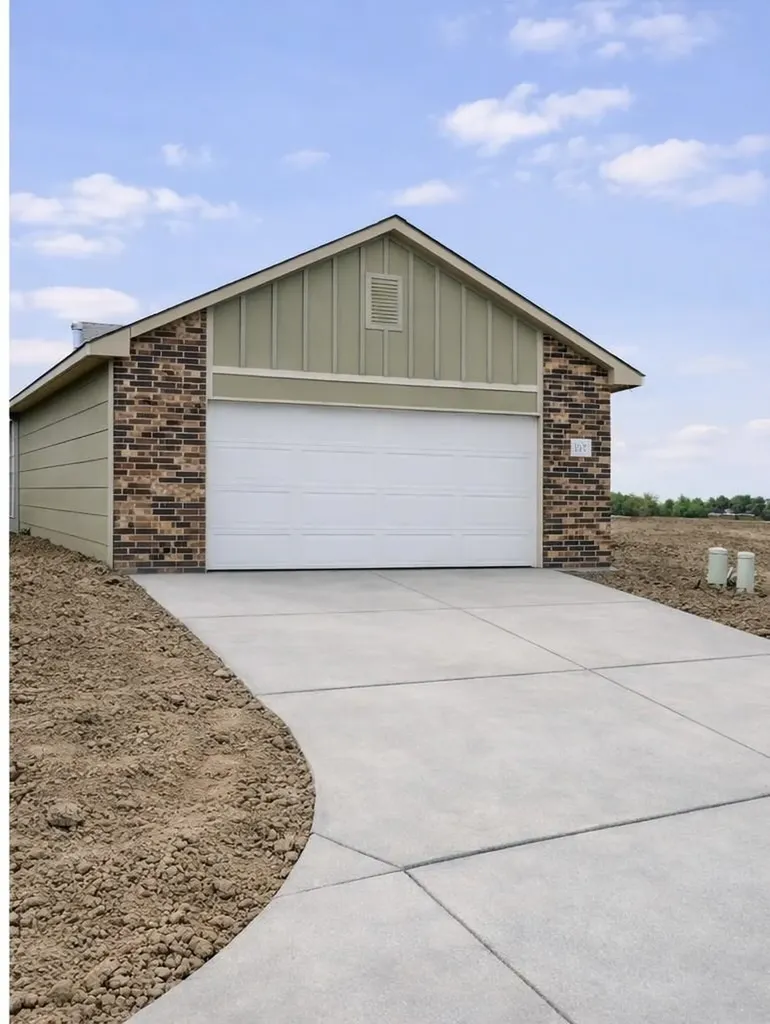 5165 N Sweetwater Road Maize KS 67101