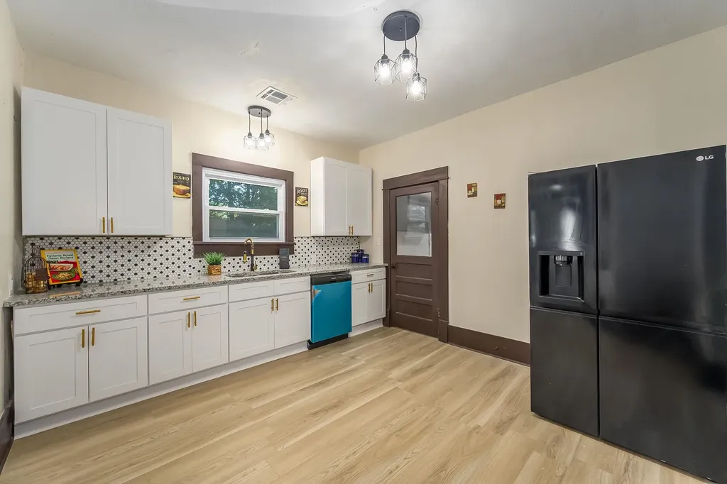 205 N Sedgwick Street Wichita KS 67203-5647