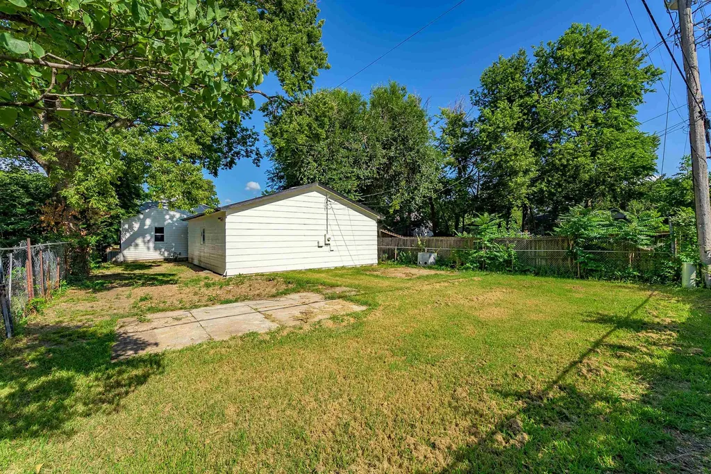 205 N Sedgwick Street Wichita KS 67203-5647
