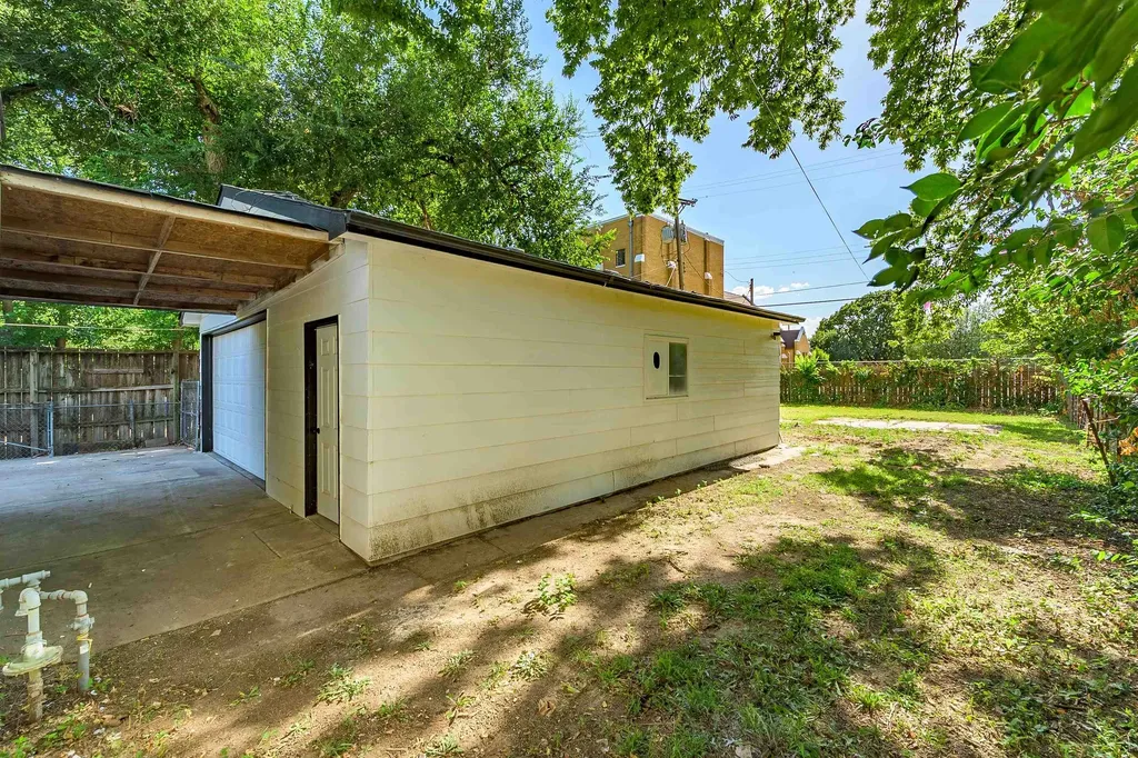 205 N Sedgwick Street Wichita KS 67203-5647