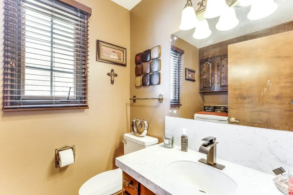 4604 Sequoia Street Hutchinson KS 67502