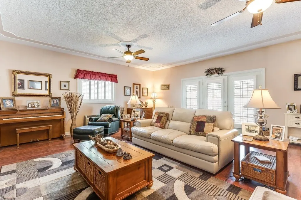 4604 Sequoia Street Hutchinson KS 67502