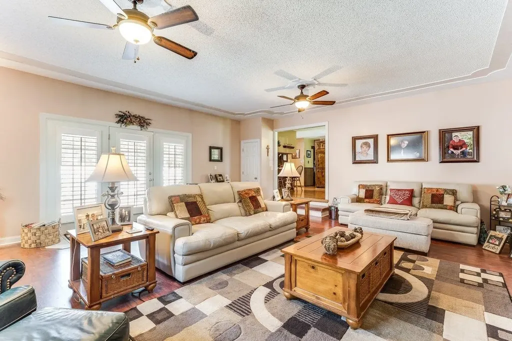 4604 Sequoia Street Hutchinson KS 67502
