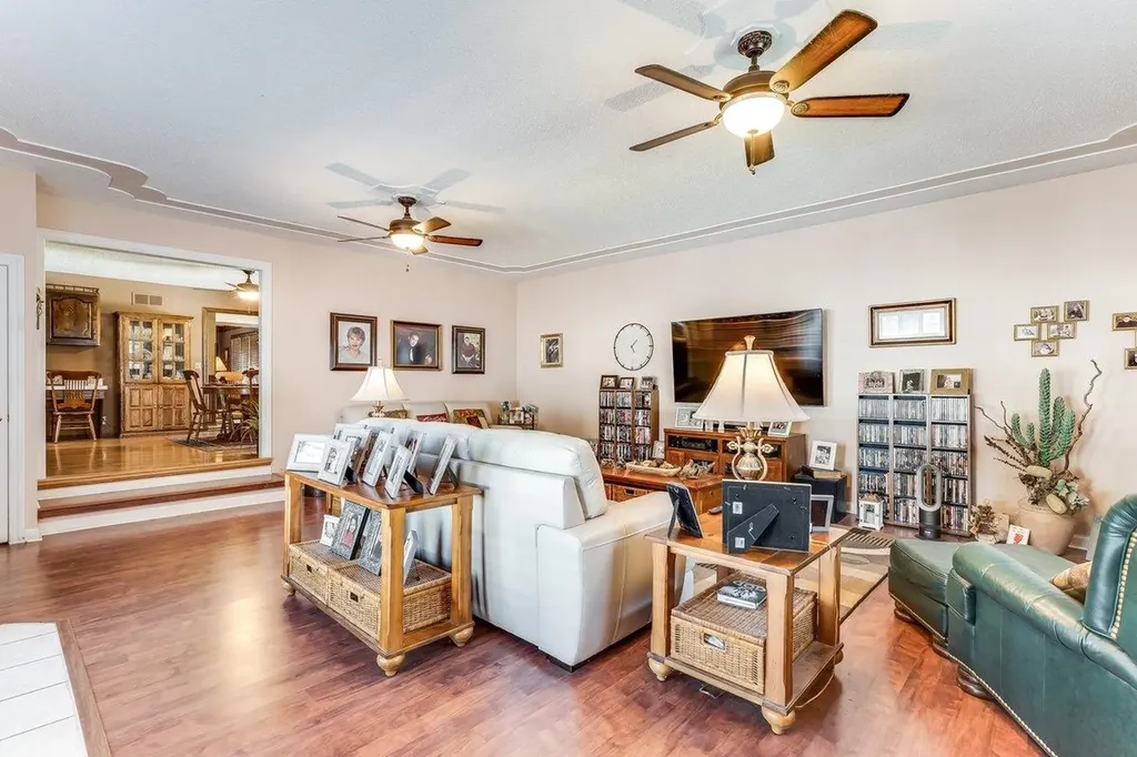 4604 Sequoia Street Hutchinson KS 67502