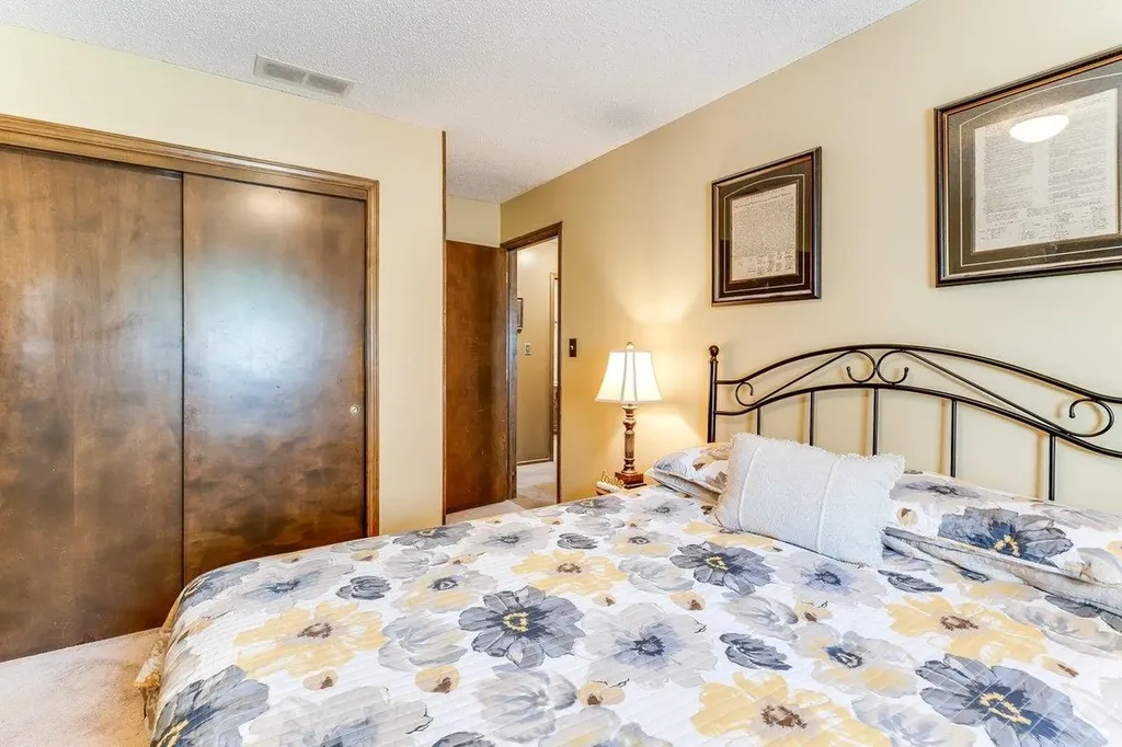 4604 Sequoia Street Hutchinson KS 67502