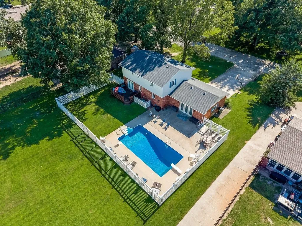4604 Sequoia Street Hutchinson KS 67502