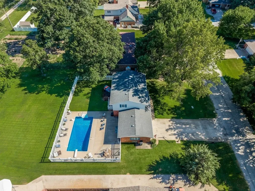 4604 Sequoia Street Hutchinson KS 67502