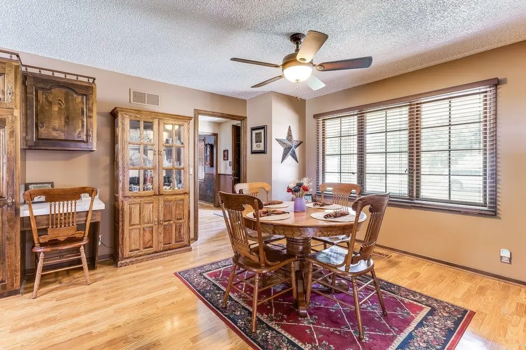 4604 Sequoia Street Hutchinson KS 67502