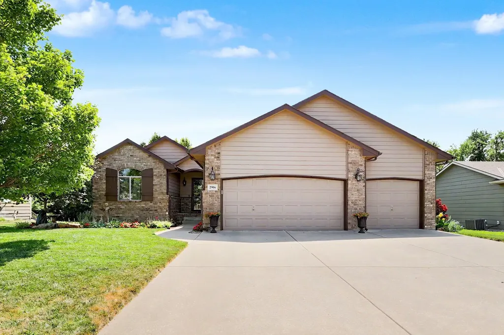 2906 N Emerson Street Derby KS 67037