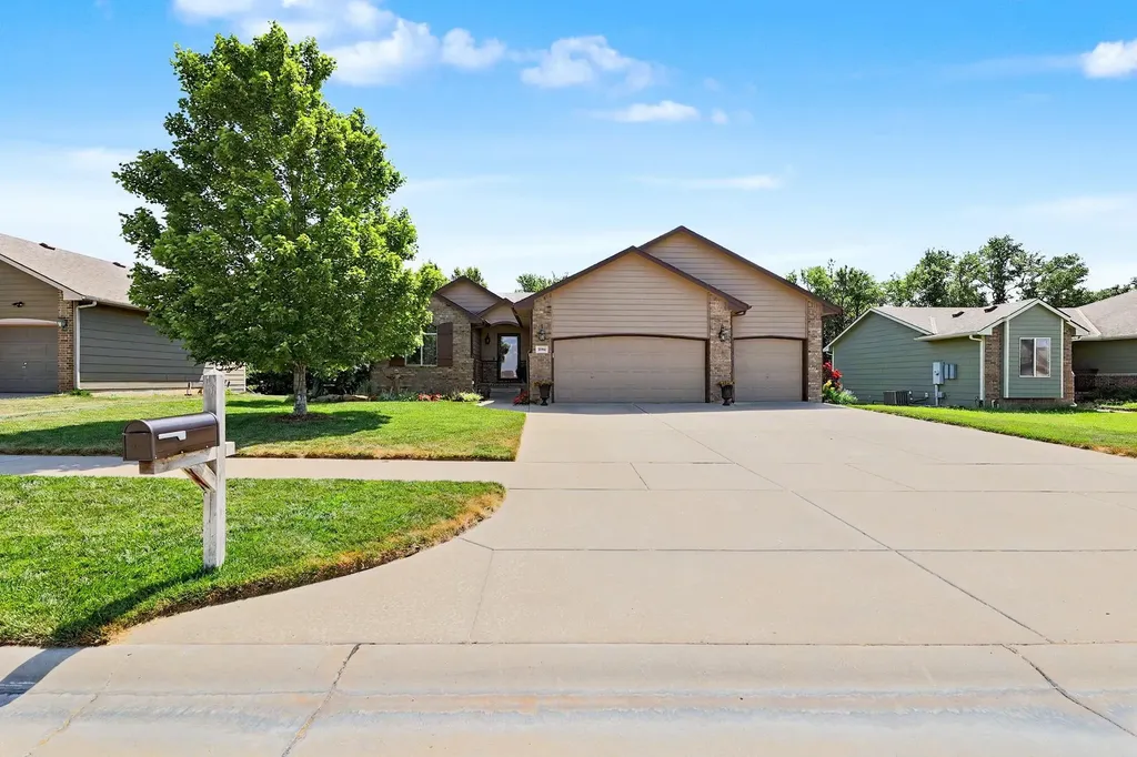 2906 N Emerson Street Derby KS 67037