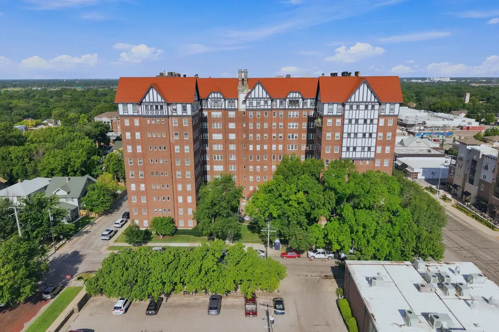 115 S Rutan Street Wichita KS 67218