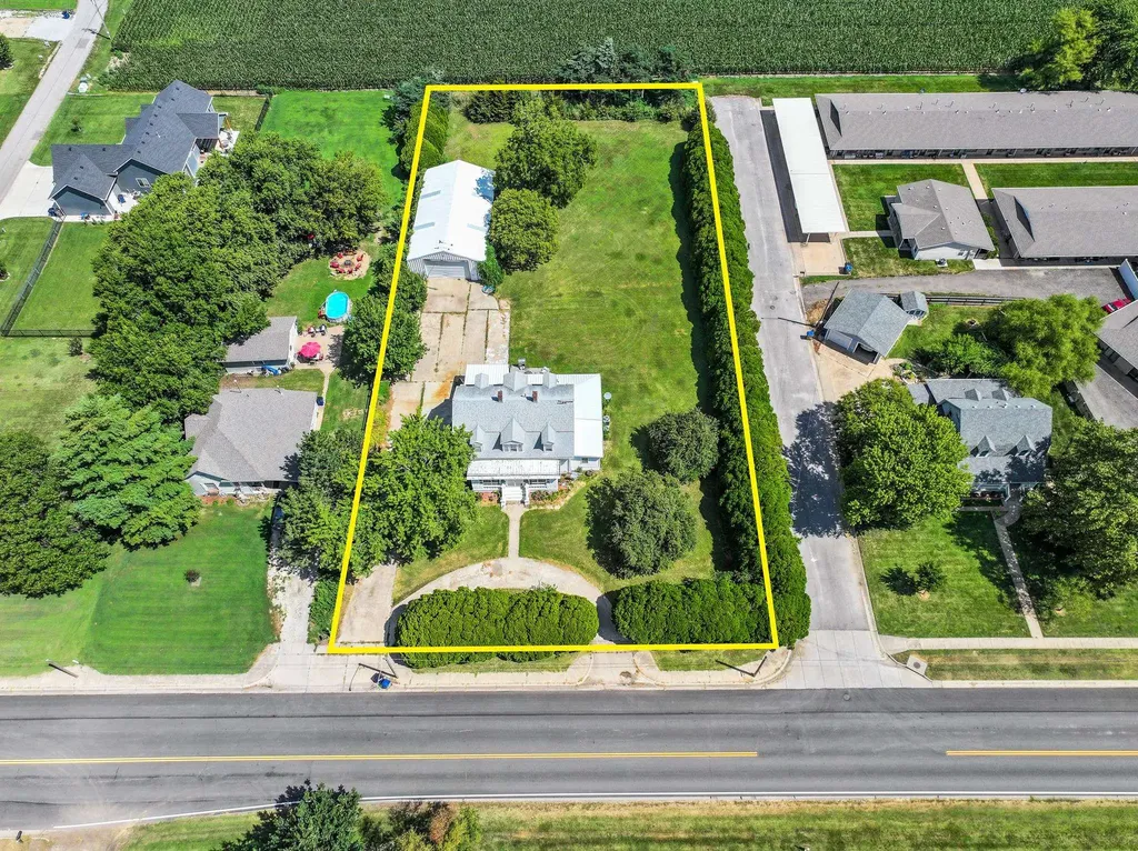 438 E Main Street Mount Hope KS 67108