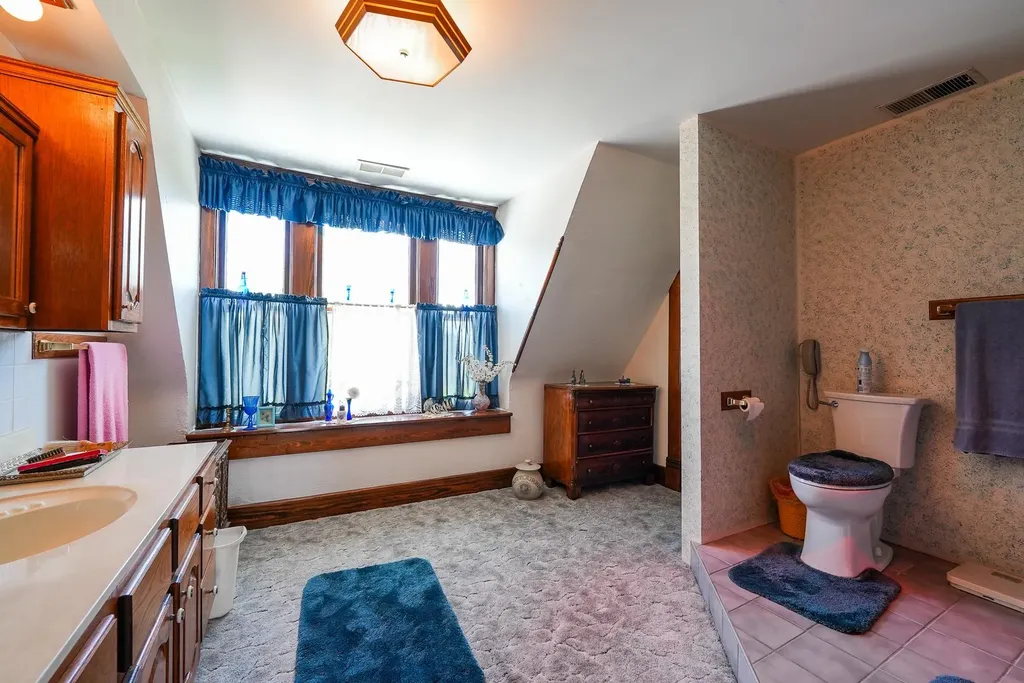 438 E Main Street Mount Hope KS 67108