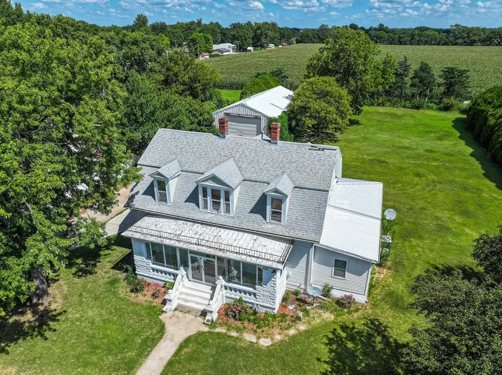 438 E Main Street Mount Hope KS 67108