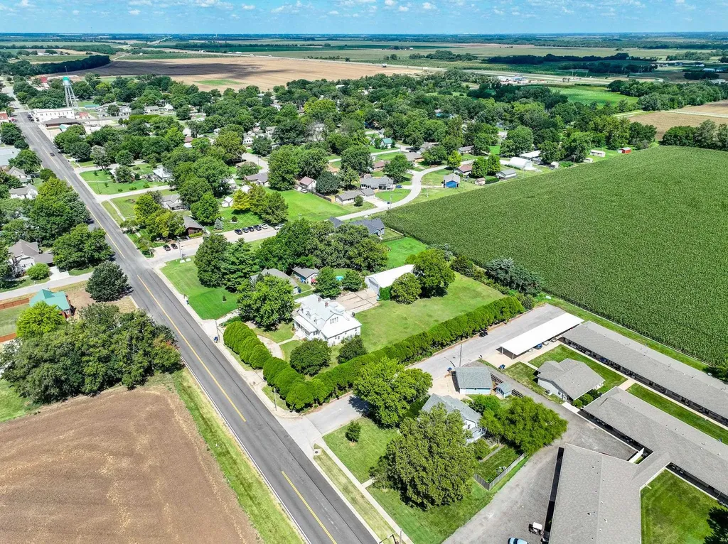 438 E Main Street Mount Hope KS 67108