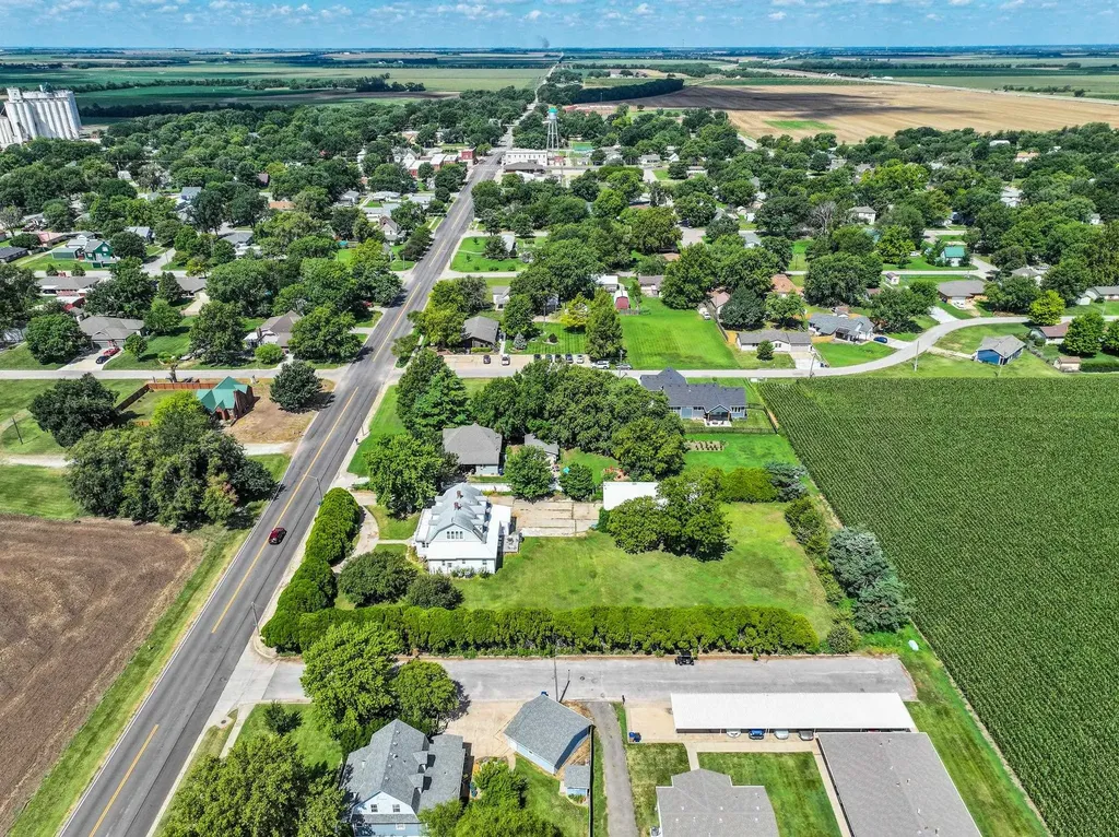 438 E Main Street Mount Hope KS 67108