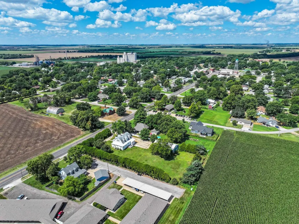 438 E Main Street Mount Hope KS 67108