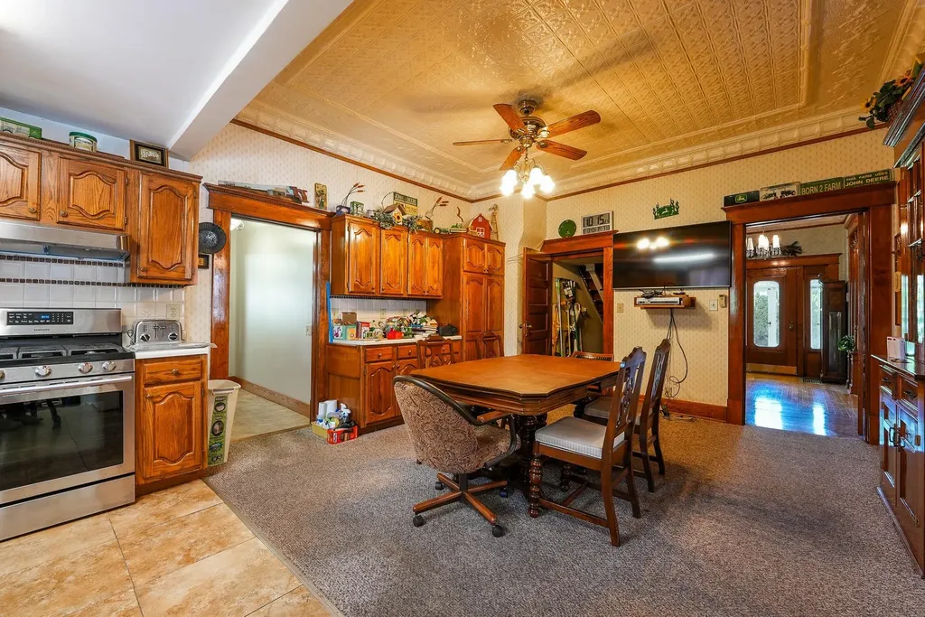 438 E Main Street Mount Hope KS 67108