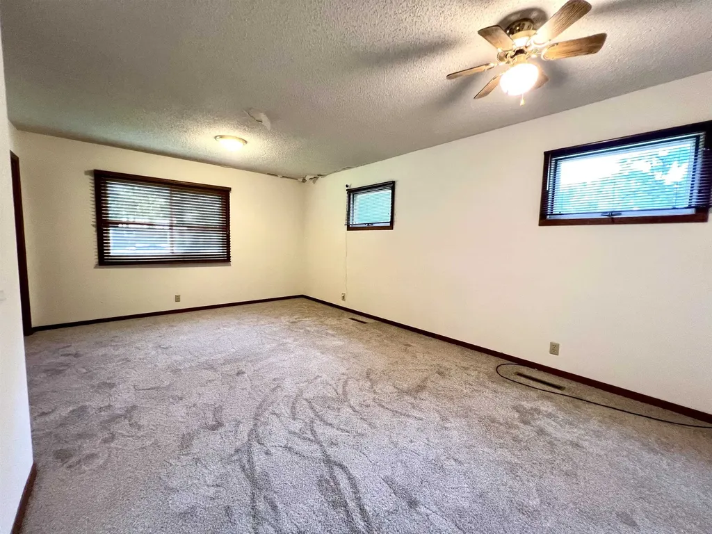 1015 N 10th Arkansas City KS 67005