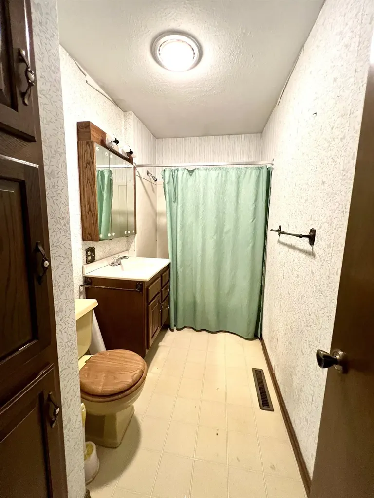 1015 N 10th Arkansas City KS 67005