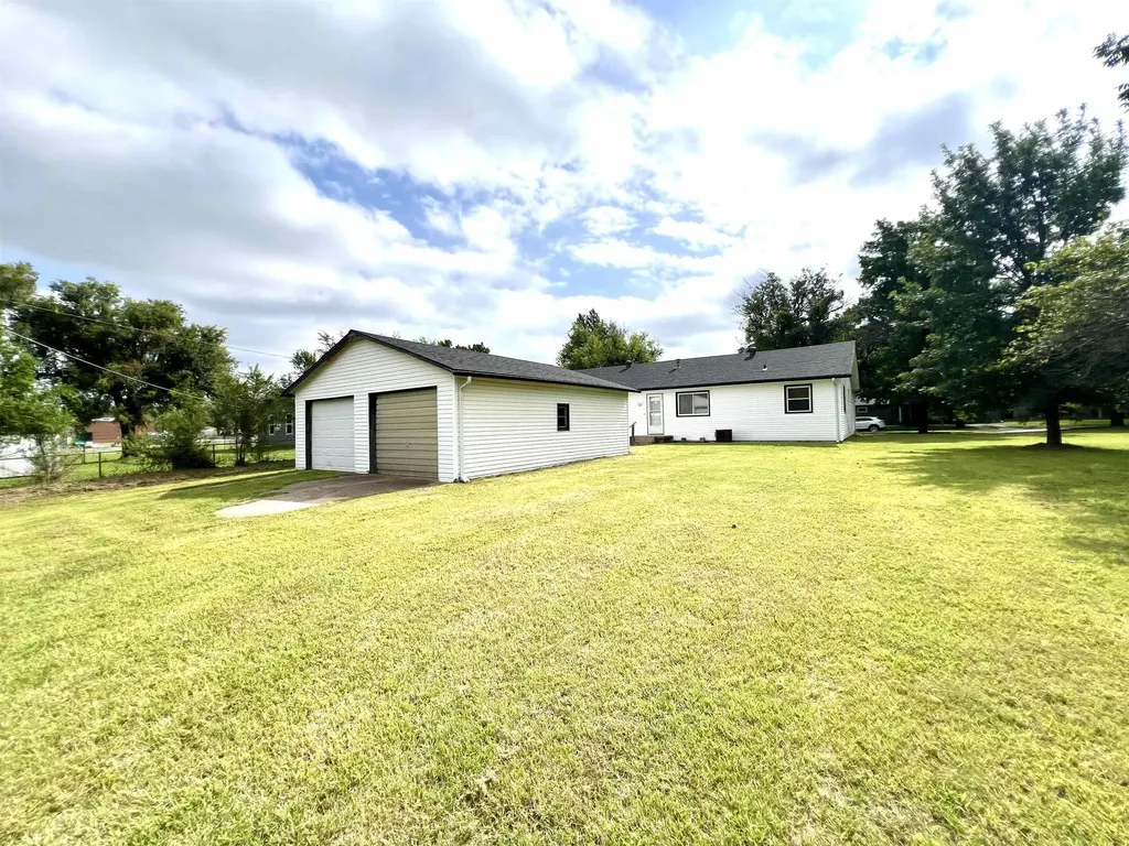 1015 N 10th Arkansas City KS 67005
