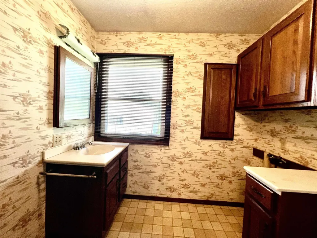 1015 N 10th Arkansas City KS 67005