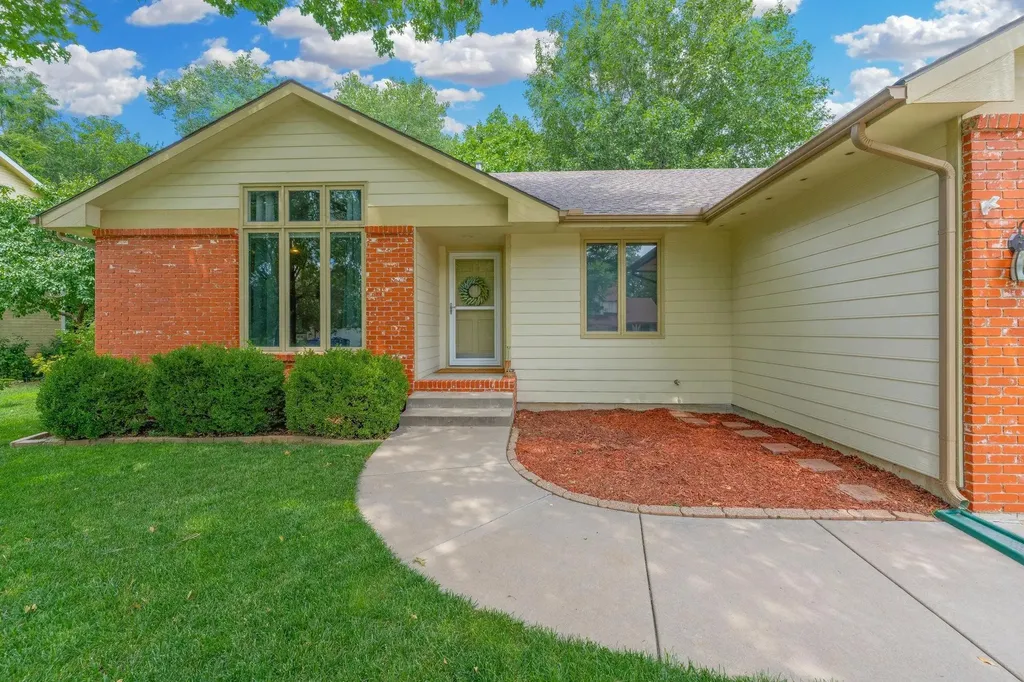 7012 E 40th Circle N Wichita KS 67226