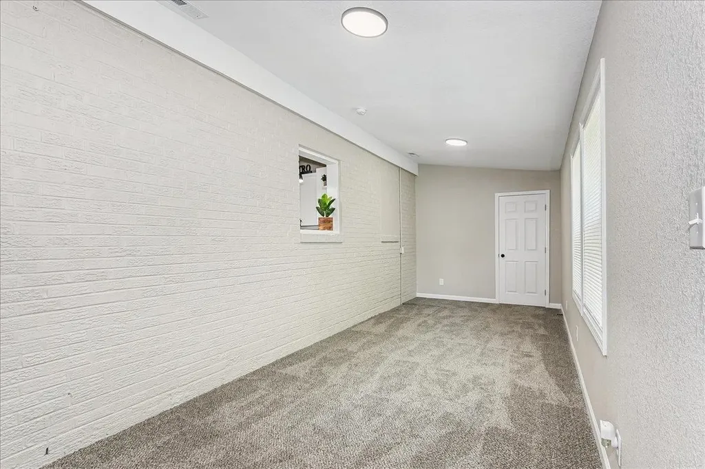 2039 N Woodland Avenue Wichita KS 67203