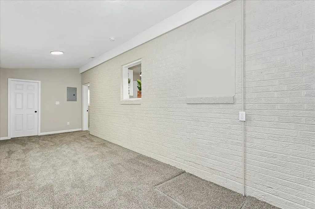2039 N Woodland Avenue Wichita KS 67203