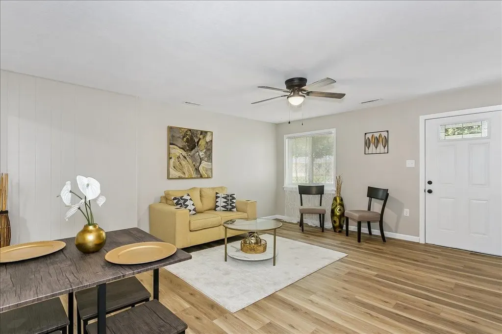 2039 N Woodland Avenue Wichita KS 67203