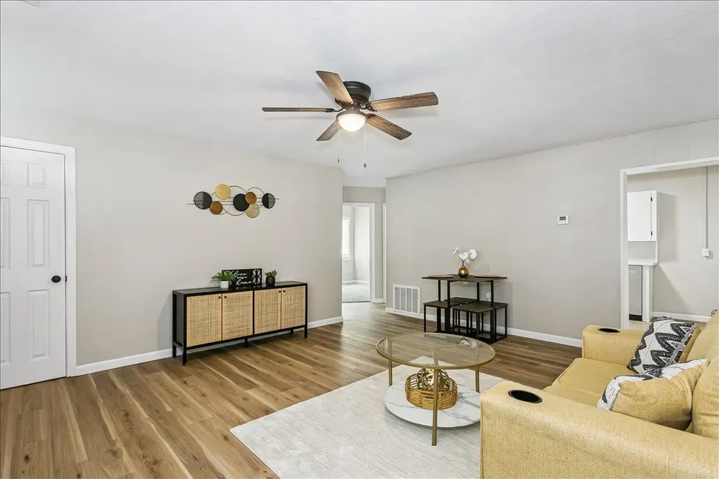 2039 N Woodland Avenue Wichita KS 67203