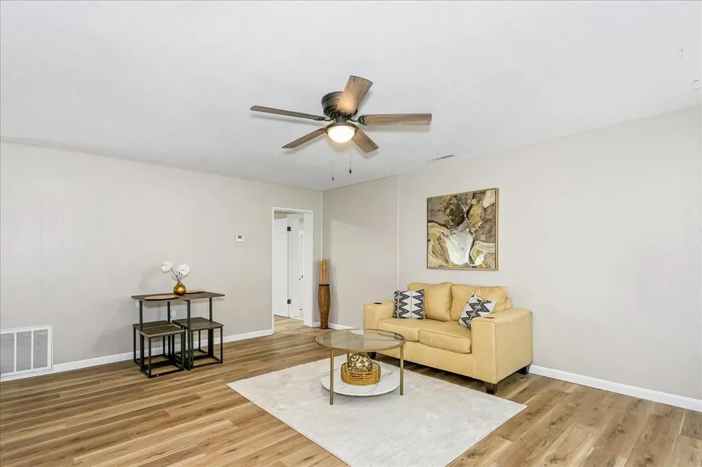 2039 N Woodland Avenue Wichita KS 67203