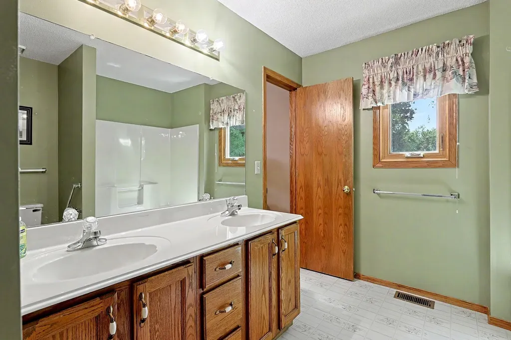 405 Sherman Drive Newton KS 67114