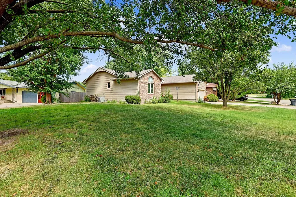 405 Sherman Drive Newton KS 67114