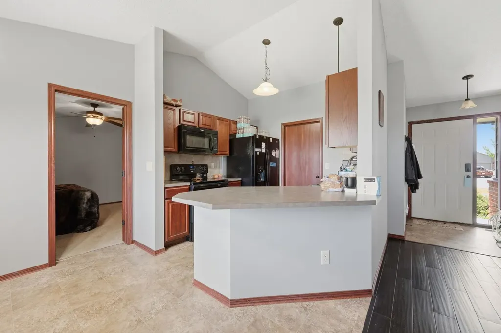2102 E Lotus Andover KS 67002