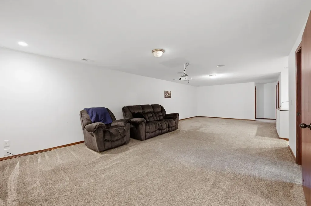 2102 E Lotus Andover KS 67002