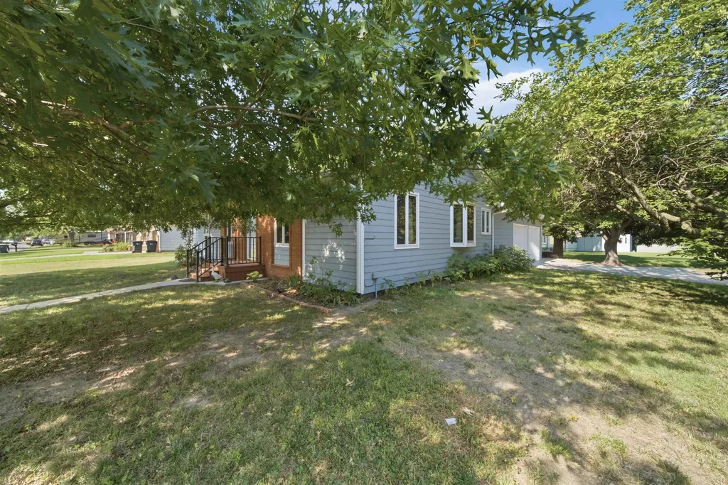 1527 Westborough Newton KS 67114