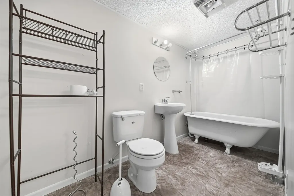 1527 Westborough Newton KS 67114