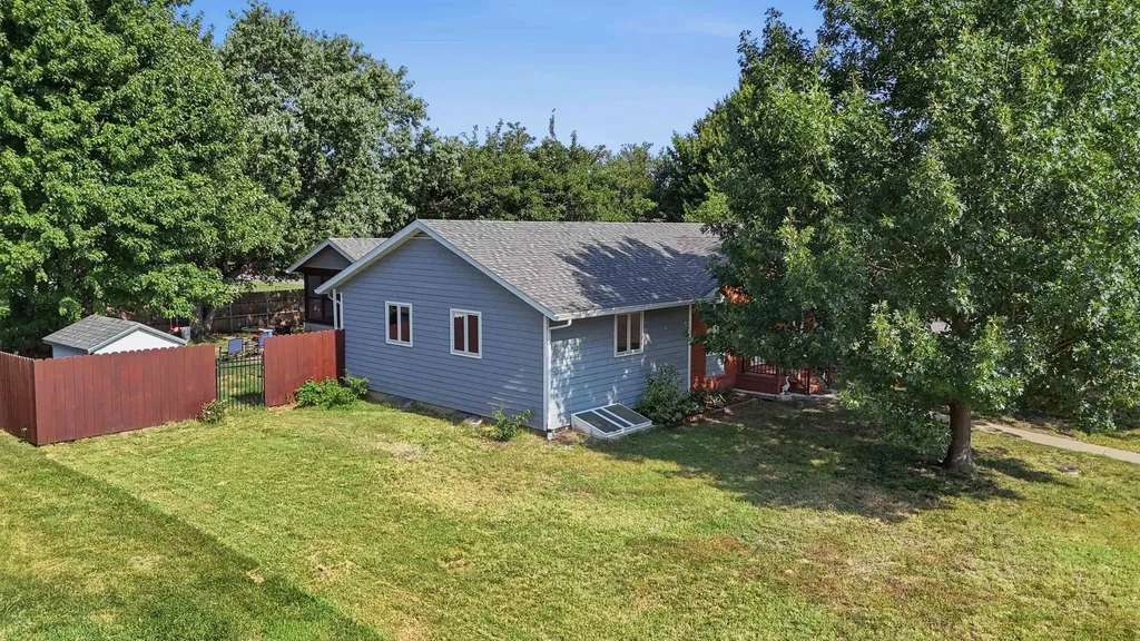 1527 Westborough Newton KS 67114