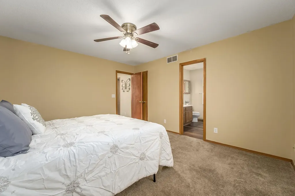 2438 S Cypress Street Wichita KS 67210-2450