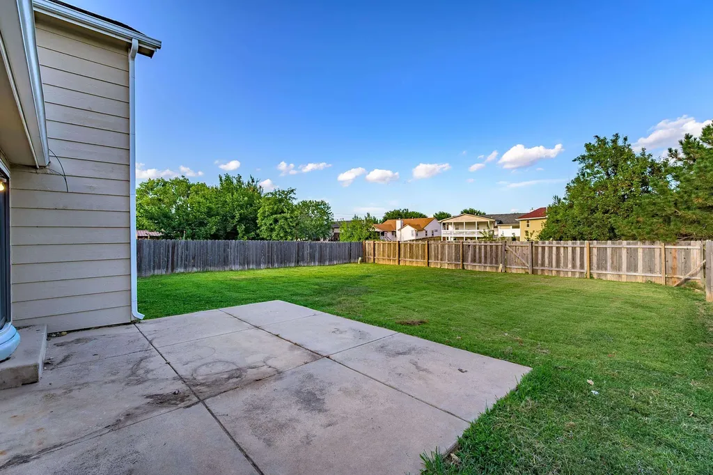 2438 S Cypress Street Wichita KS 67210-2450