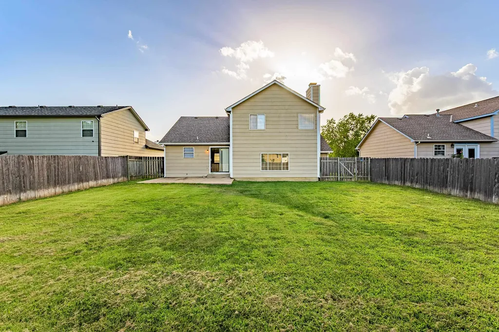 2438 S Cypress Street Wichita KS 67210-2450